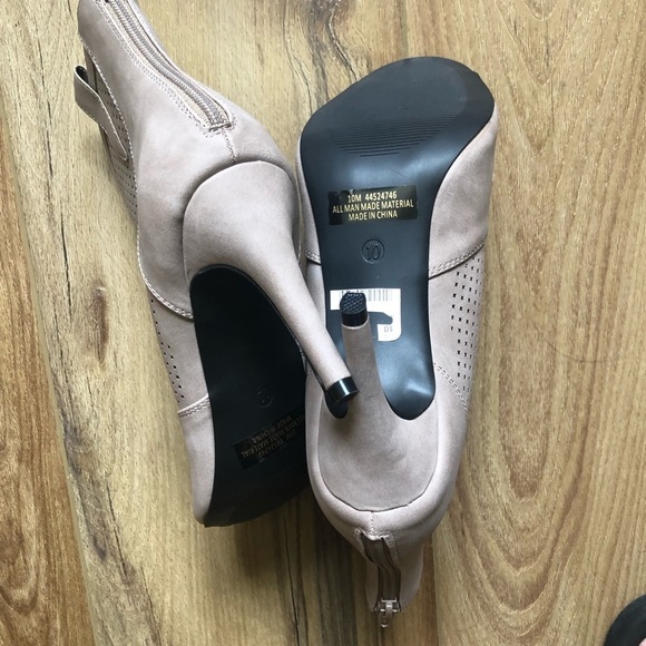 Faux suede taupe grey ankle peep toe Boot size 10 shoes - Picture 5 of 5